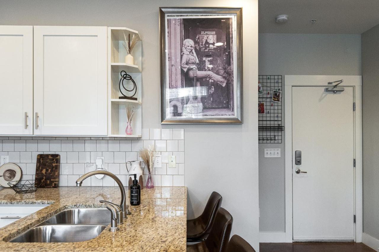 Stunning Nashville Condo Minutes From Broadway Exterior photo